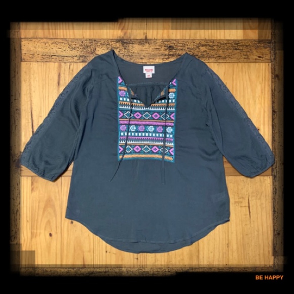 🌸NWOT!!! Mossimo Flowing Fit Top🌸